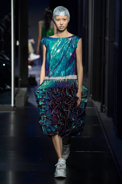 Look 17